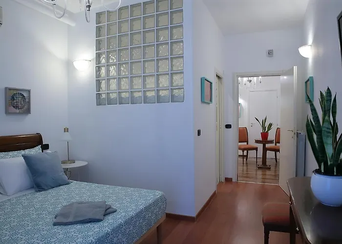 Savoia & Cavour _ Premium Signature _ Bari